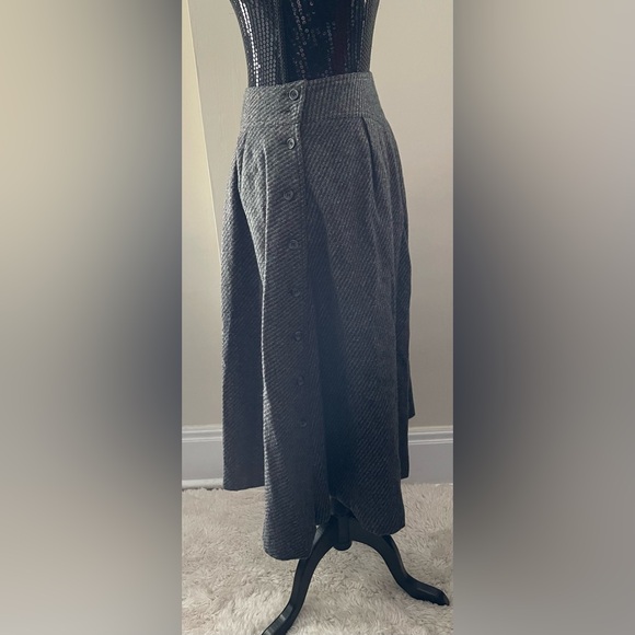 Michel Rene Gray Wool Side Button Skirt Size 38 - Picture 2 of 10